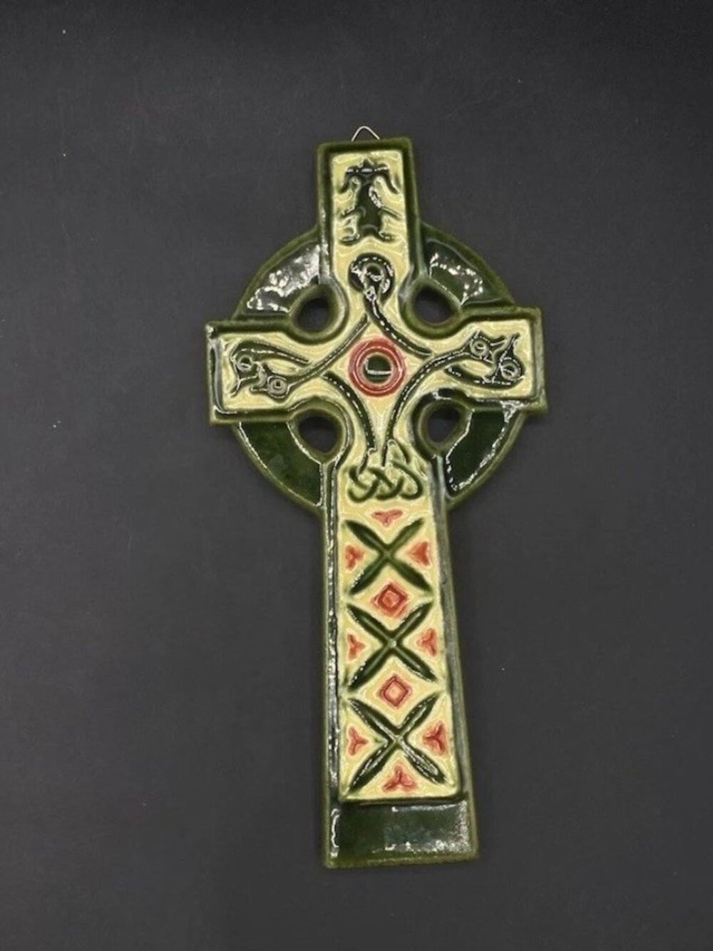 Irish Celtic Cross Clara Crafts Red & Green Ceramic 8.5” - Picture 9 of 9